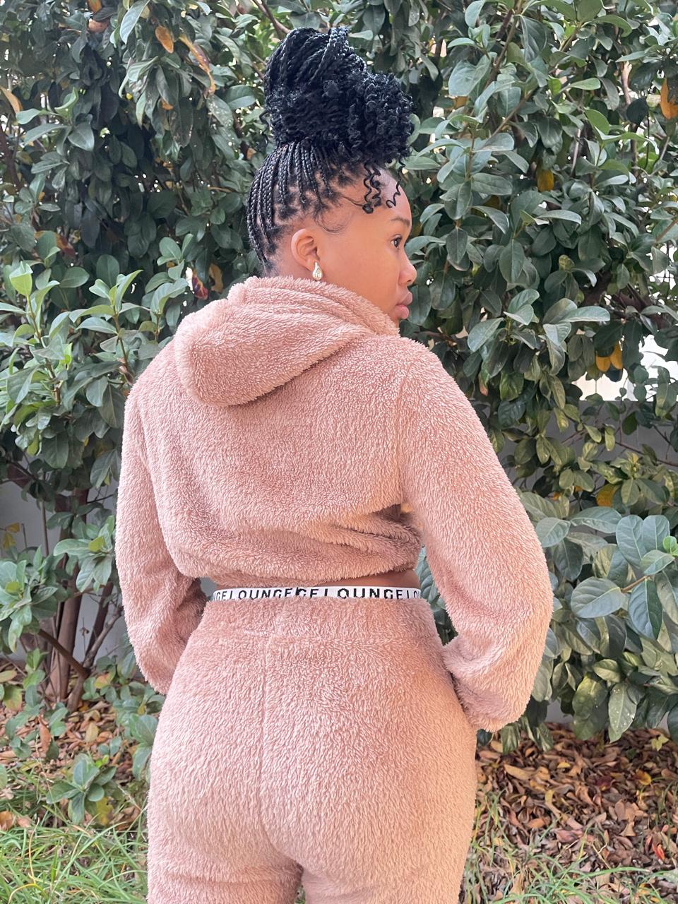 Trendy two-piece tracksuit for a fashionable and bold look