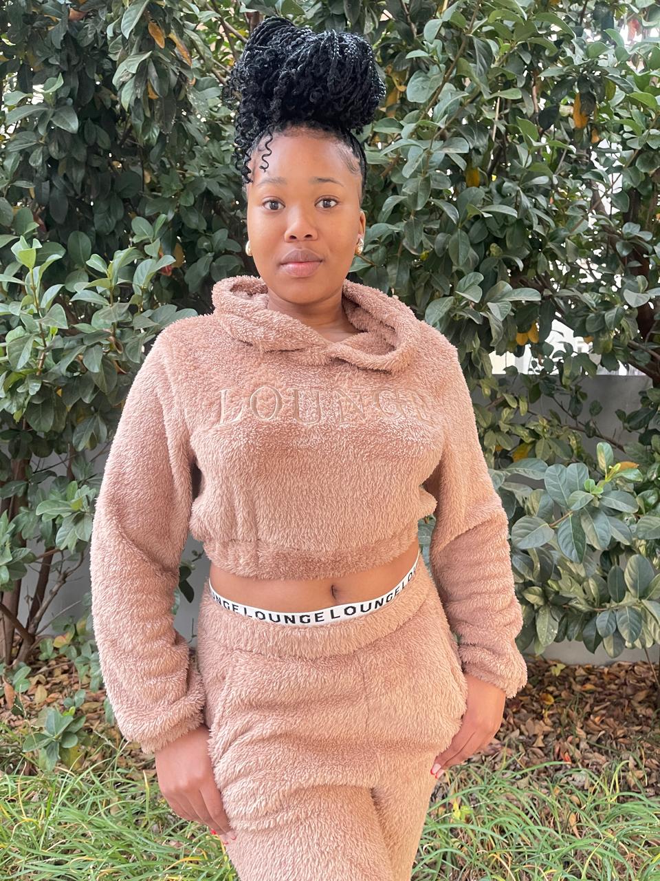 Trendy two-piece tracksuit for a fashionable and bold look
