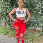 Chic crop top for a trendy and fashionable outfit