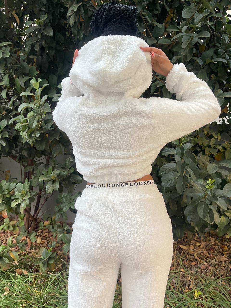 Stylish and comfortable two-piece tracksuit perfect for casual wear
