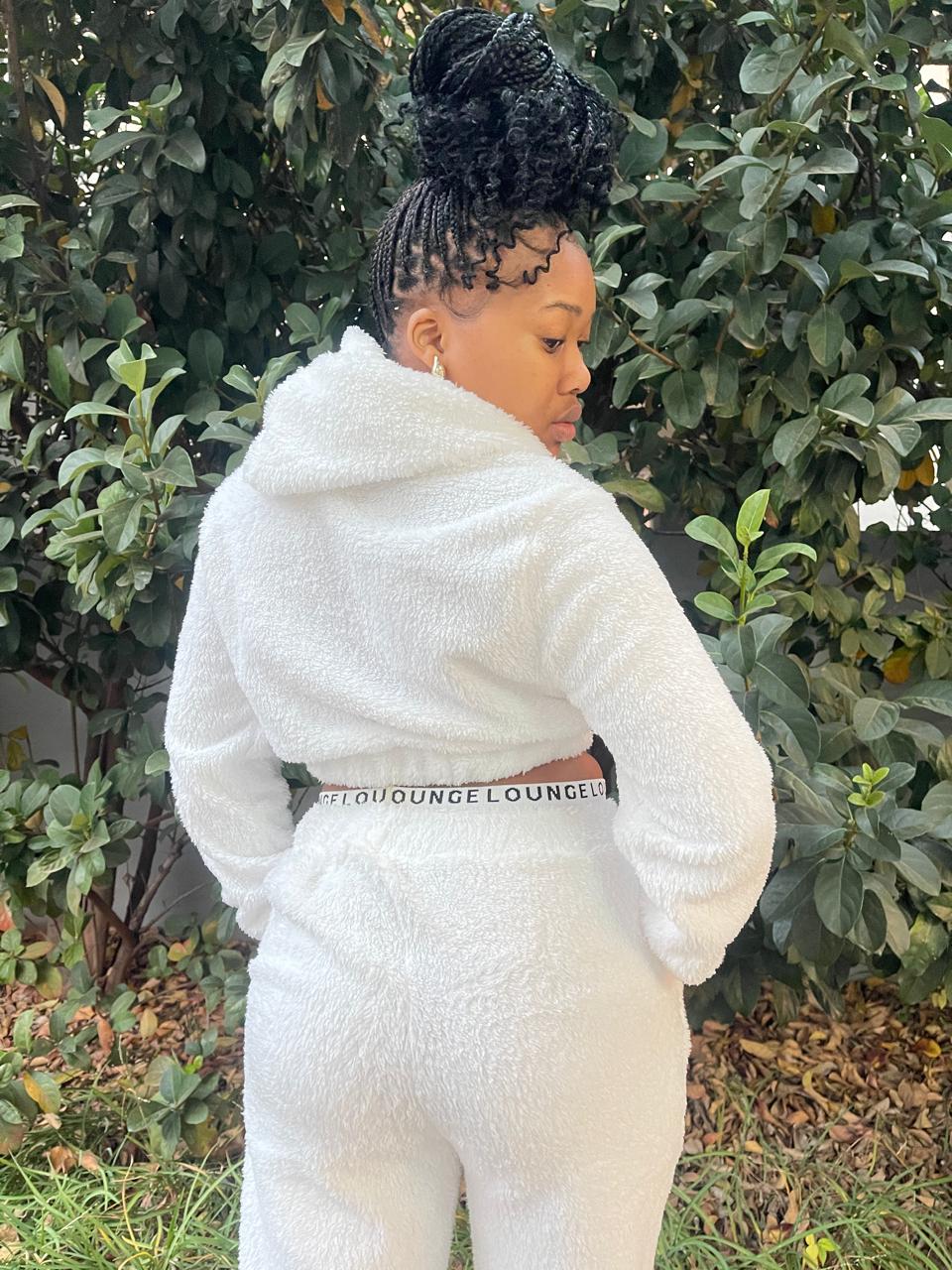 Stylish and comfortable two-piece tracksuit perfect for casual wear