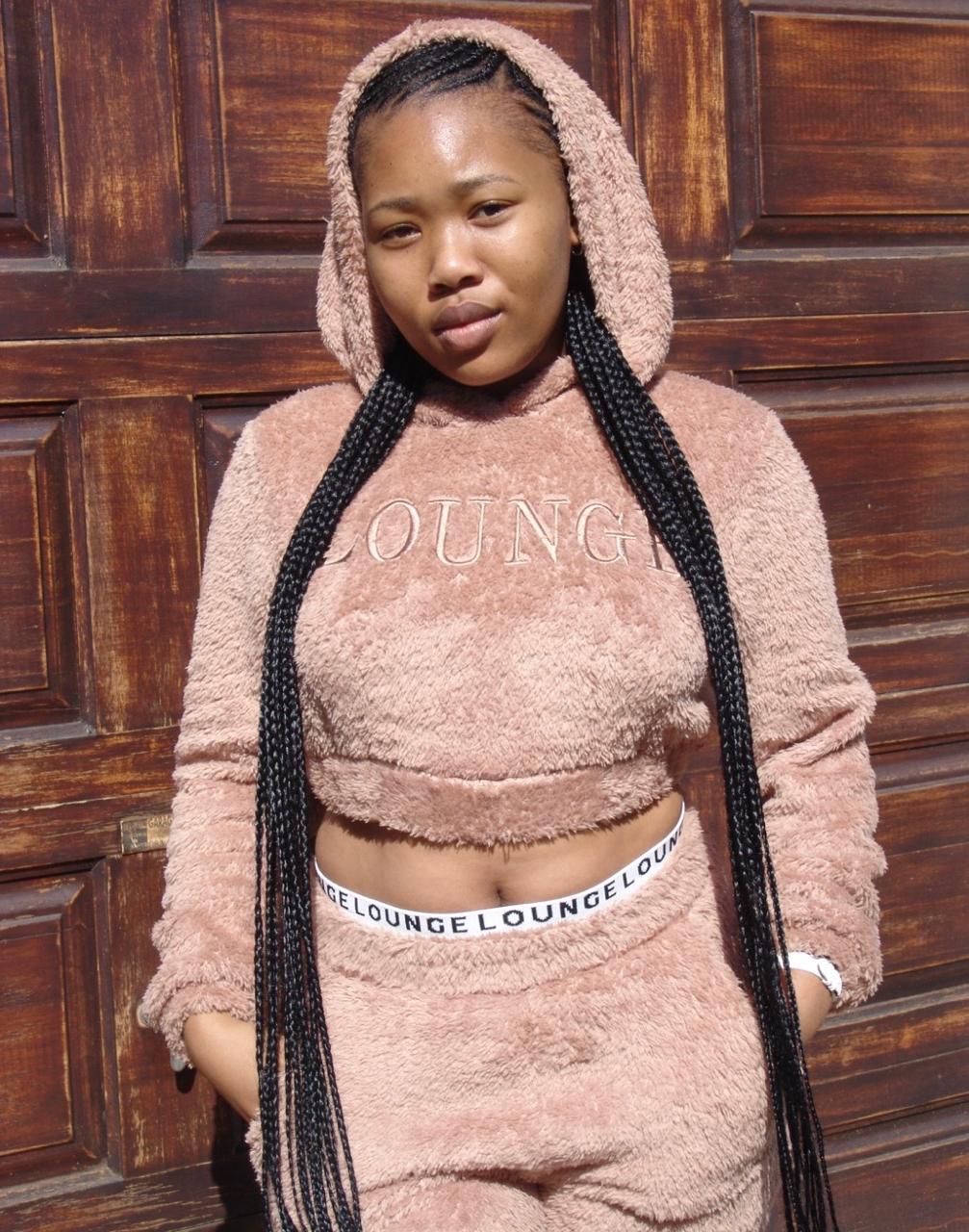 Trendy two-piece tracksuit for a fashionable and bold look