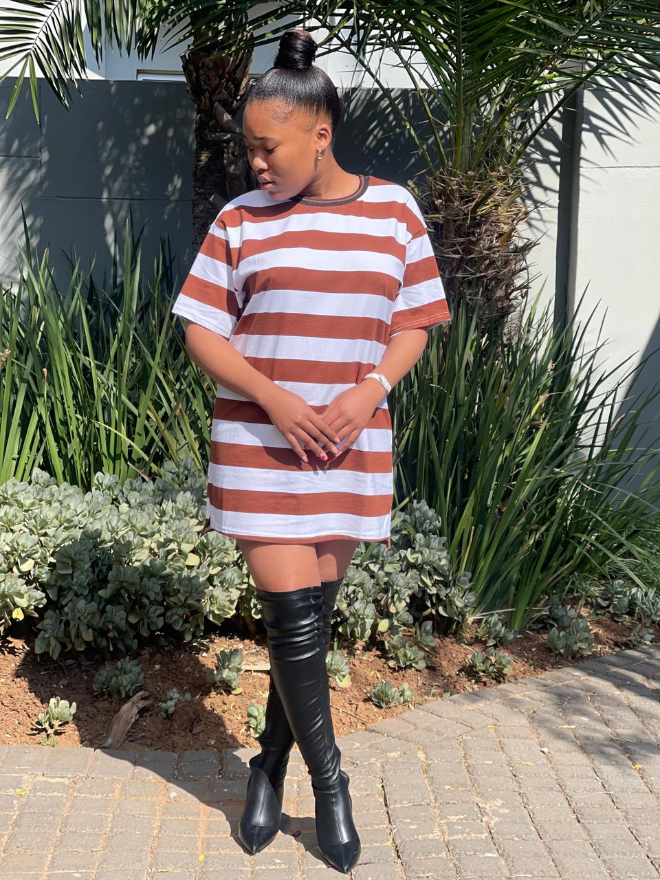 Fashionable oversized tee for women and girls, combining comfort and style