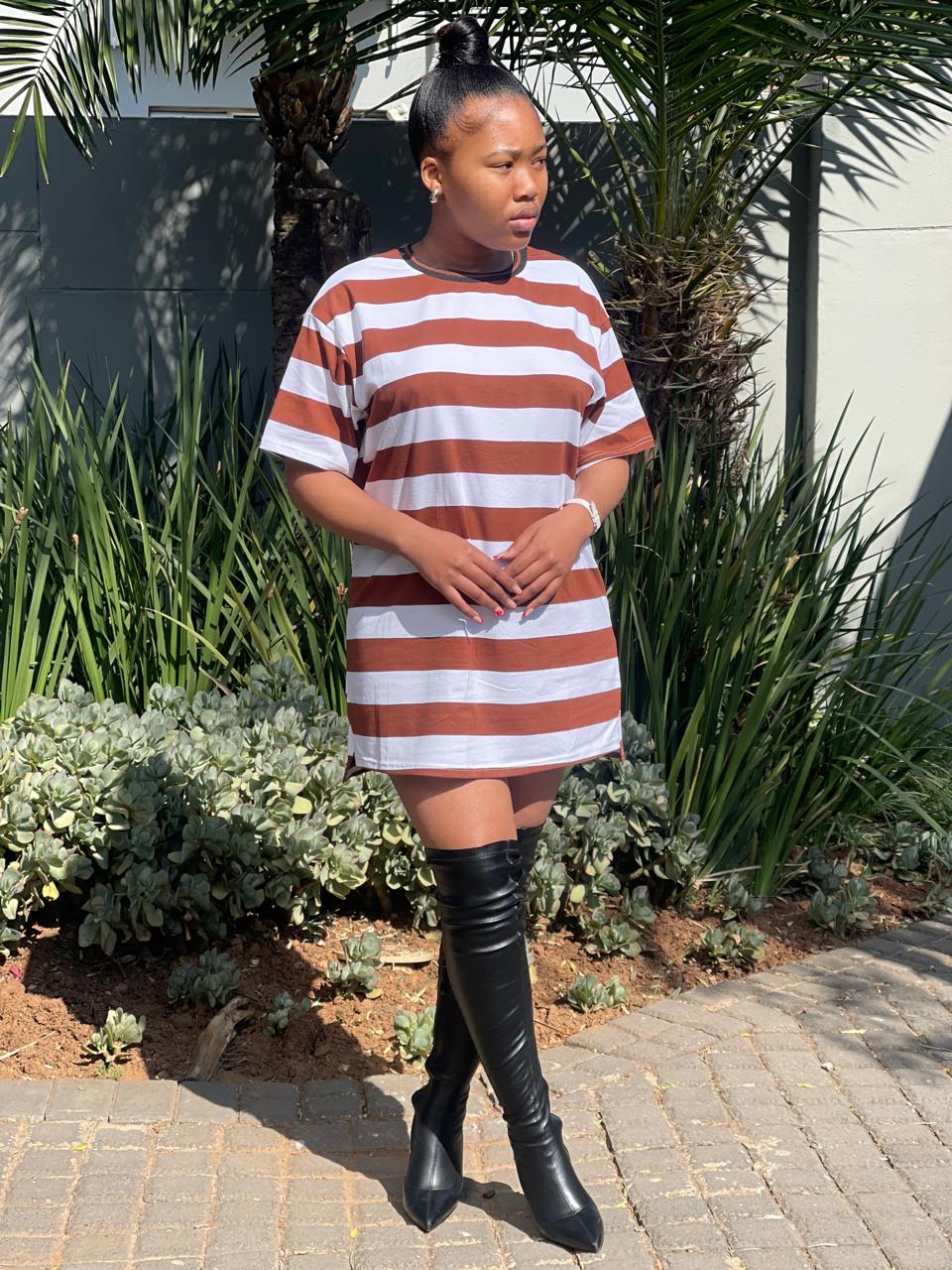 Fashionable oversized tee for women and girls, combining comfort and style
