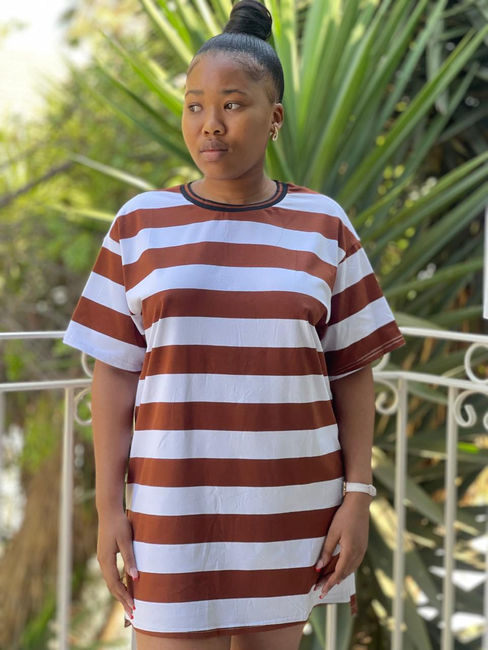 Fashionable oversized tee for women and girls, combining comfort and style